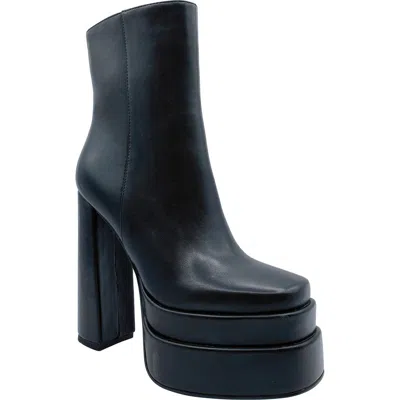 Azalea Wang Mateo Platform Boot In Black