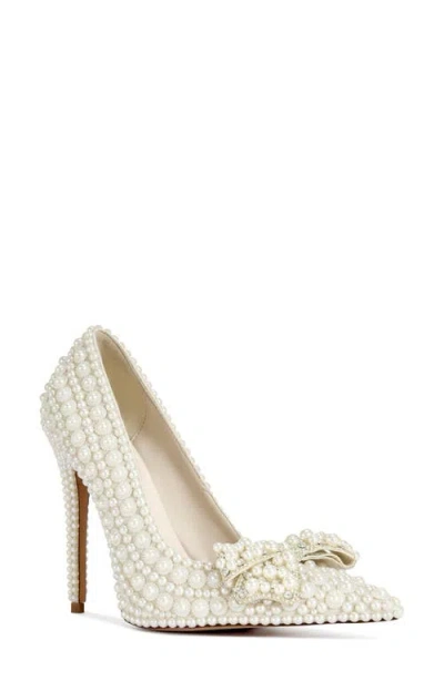 Azalea Wang Naamah Pointed Toe Pump In White