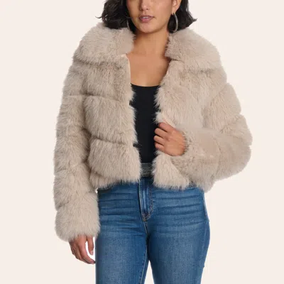 Azalea Wang Women's Beige Faux Fur Jacket