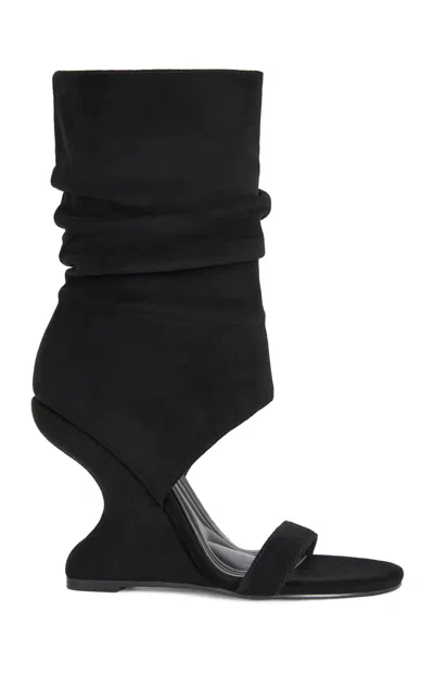 Azalea Wang Women's Kyvelisa Black Slouchy Faux Suede Wedge Sandals