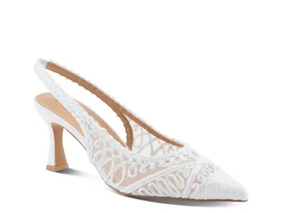 Azura Occitania Pump In White