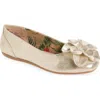 B O C By Børn Peony Flat In Gold