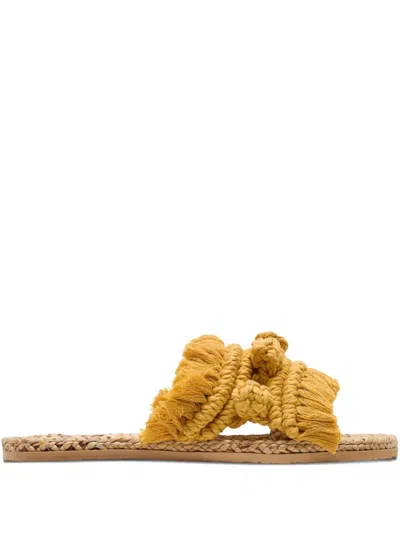 Baanstraw Macrame Fringed Sandals In Yellow