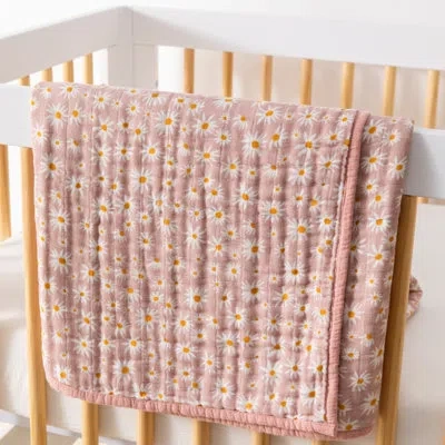 Babyletto Daisy Muslin Quilt In Pink
