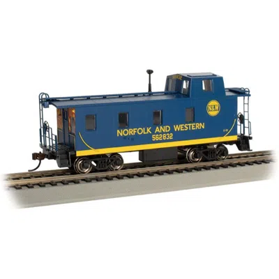 Bachmann Streamlined Caboose With Offset Cupola Norfolk & Western - Ho Scale - No.562832