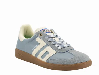 Back 70 Women's Ghost Sneaker In Sky In Multi