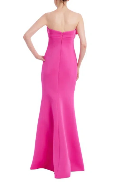 BADGLEY MISCHKA BADGLEY MISCHKA COLLECTION FLORAL APPLIQUÉ STRAPLESS MERMAID GOWN