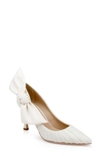 Badgley Mischka Collection Vanesa Pointed Toe Pump