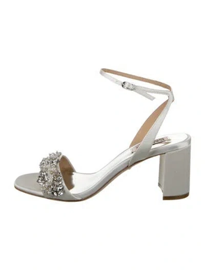 Pre-owned Badgley Mischka Leather Crystal Embellishments Sandals In White