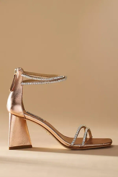 Badgley Mischka Lillie Block Heels In Gold