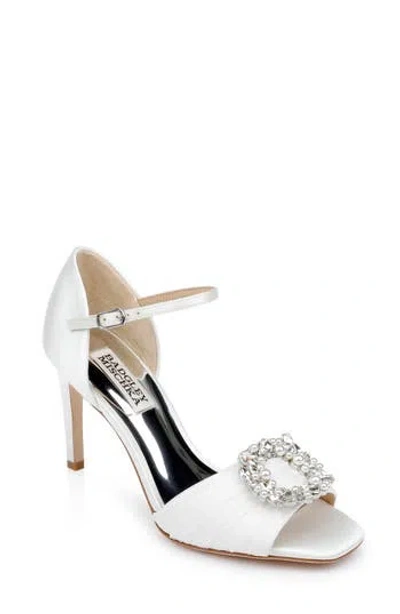 Badgley Mischka Nina Pump In White