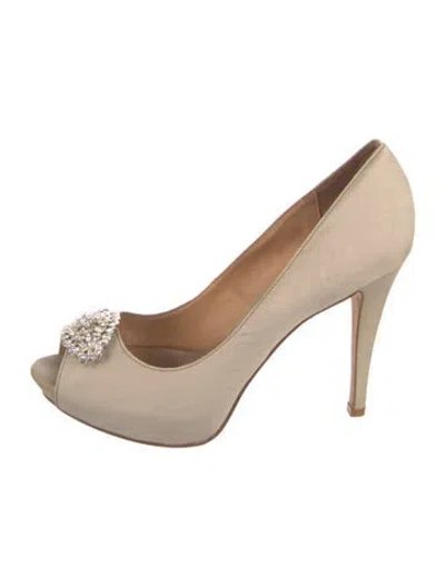 Pre-owned Badgley Mischka Satin Crystal Embellishments Pumps