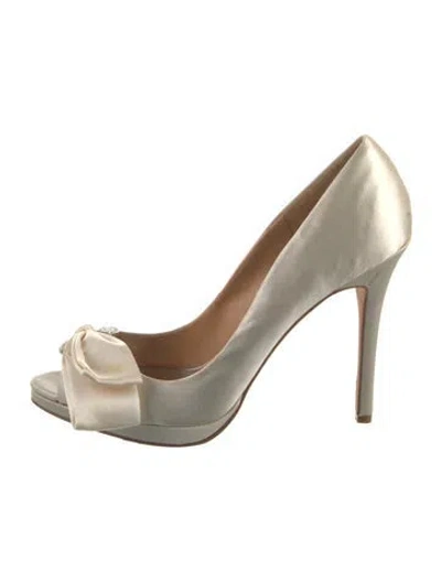 Pre-owned Badgley Mischka Satin Crystal Embellishments Pumps In Neutral