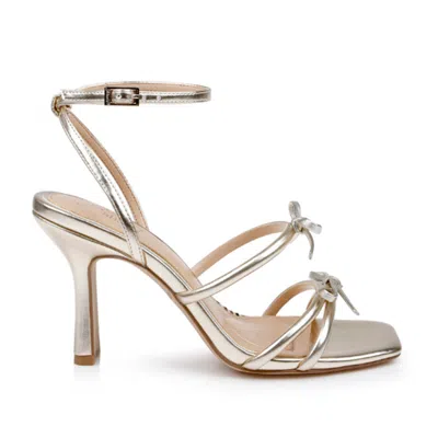 Badgley Mischka Women's Kiyomi