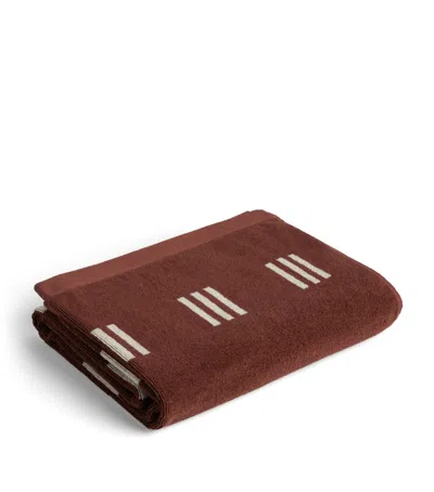 Baina Cotton Weave Mudbrick Bath Towel In Brown
