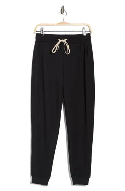 Balance Collection Nina Joggers In Black