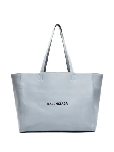 Pre-owned Balenciaga 2015-2025 Everyday Tote Bag In Gray