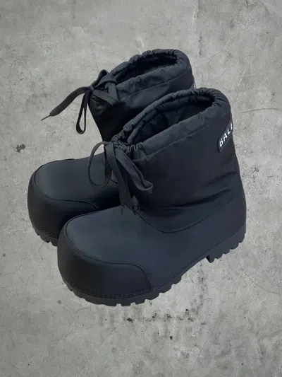 Balenciaga alaska ski boots 39/40