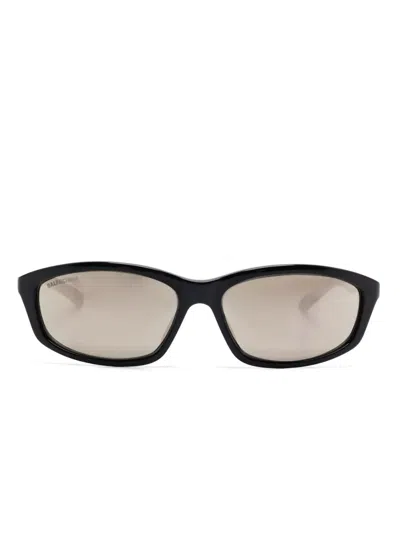 Balenciaga Bb0401s Sunglasses In ブラック