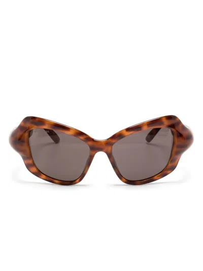 Balenciaga Bossy Cat Sunglasses In Brown