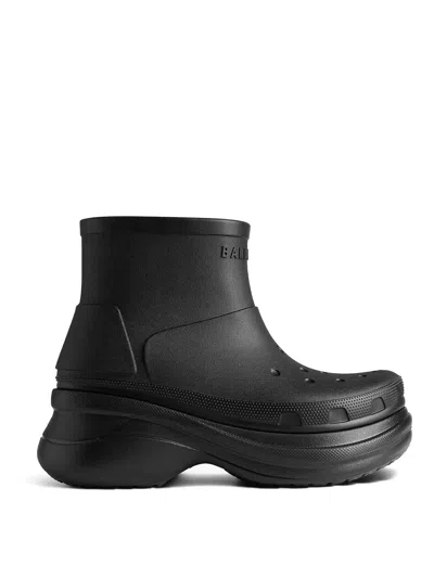Balenciaga Thick Sole Short Boot In Black