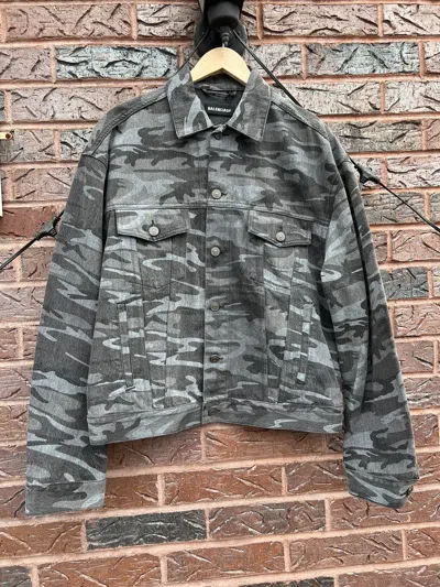 Pre-owned Balenciaga Camouflage Print Boxy Denim Jacket In Grey