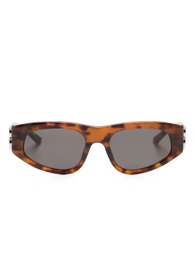 Balenciaga Cat-eye Sunglasses In 褐色