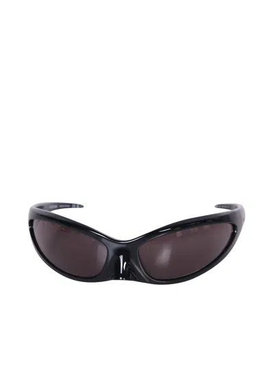 Balenciaga Cat-eye Sunglasses In Black