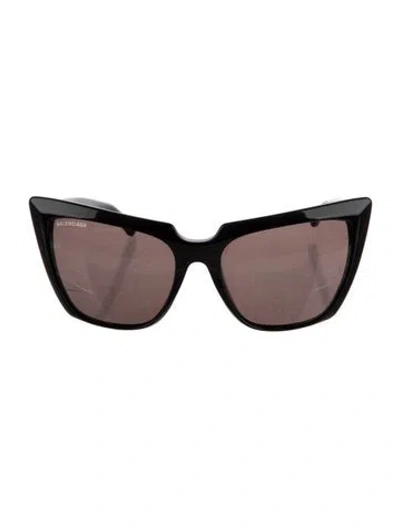 Pre-owned Balenciaga Cat-eye Tinted Sunglasses In Black