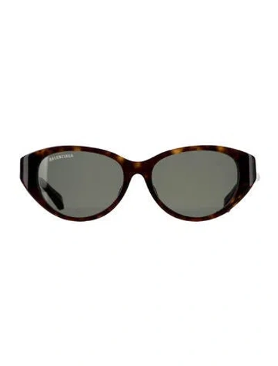 Pre-owned Balenciaga Cat-eye Tinted Sunglasses In Brown
