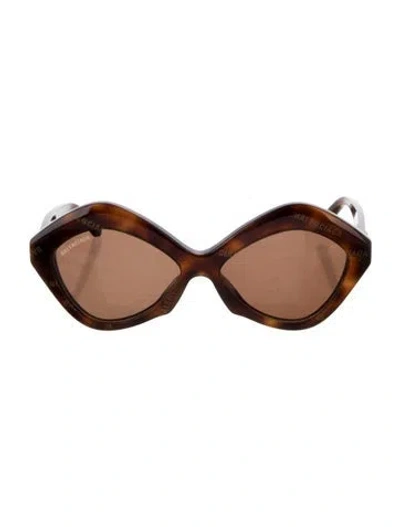 Pre-owned Balenciaga Cat-eye Tinted Sunglasses In Brown