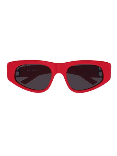 Balenciaga Chic Sunglasses With Temple Size Of 135mm In Red
