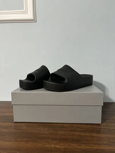 Pre-owned Balenciaga Chunky Platform Logo Slides In Black