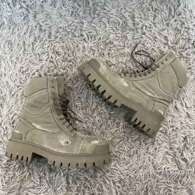 Pre-owned Balenciaga Combat Strike Boots In Green