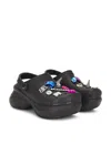 Balenciaga Mule Crocs Con Iconici Charm Jibbitz Rimovibili In Black