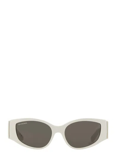 Balenciaga D-frame Sunglasses Unisex In Beige