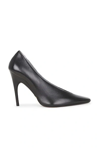 Balenciaga Duchesse Pumps In Black