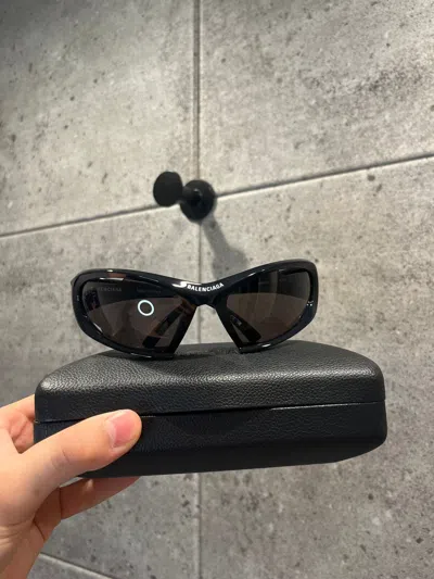 Pre-owned Balenciaga Dynamo Rectangle Sunglasses In Black