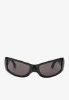 Balenciaga Embossed Logo Rectangular Sunglasses In Black