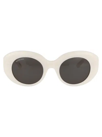 Balenciaga Oversized Round-frame Sunglasses In White