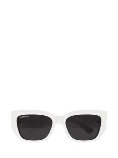 Balenciaga Logo-plaque Sunglasses In White