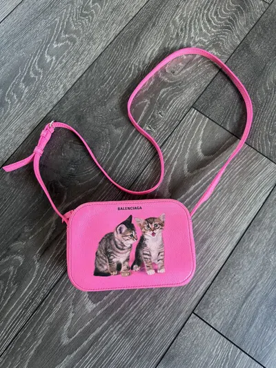 Pre-owned Balenciaga Fw18 Kitten Pink Camera Bag