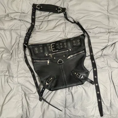 Pre-owned Balenciaga Fw22 Emo Leather Bucket Bag In Black