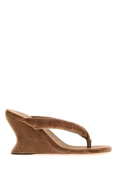 Balenciaga Gaeta Wedged Thong Sandals With 90 Mm Heel In Hazelnut