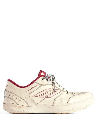 BALENCIAGA HAMPTONS MEDIUM WORN-OUT SNEAKER IN WHITE