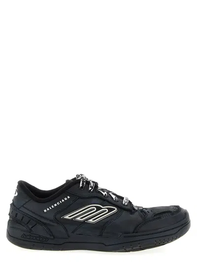 Balenciaga Hamptons Worn-out Sneakers In Black