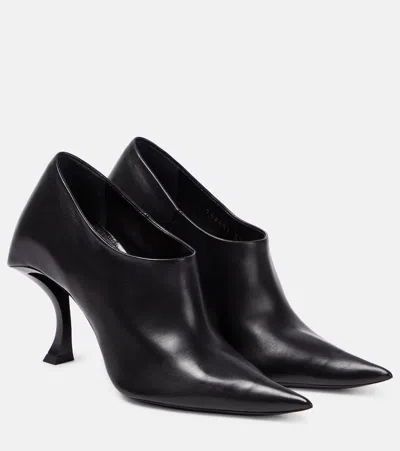 Balenciaga Hourglass Leather Pumps In Black