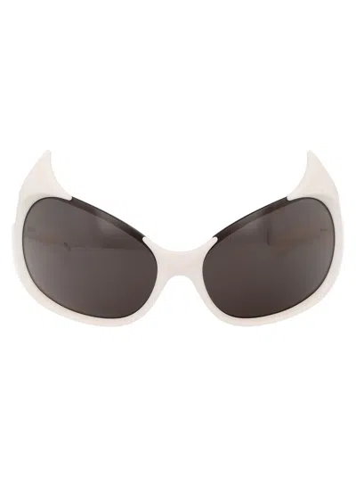 Balenciaga Gotham Cat-eye Frame Sunglasses In Blue