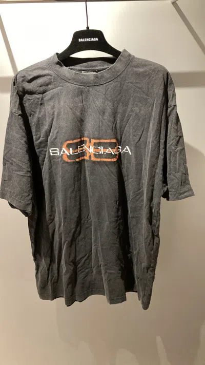 Balenciaga Logo Crew Neck T-shirt In Gray