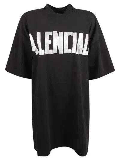 Balenciaga Logo Large T-shirt In Black